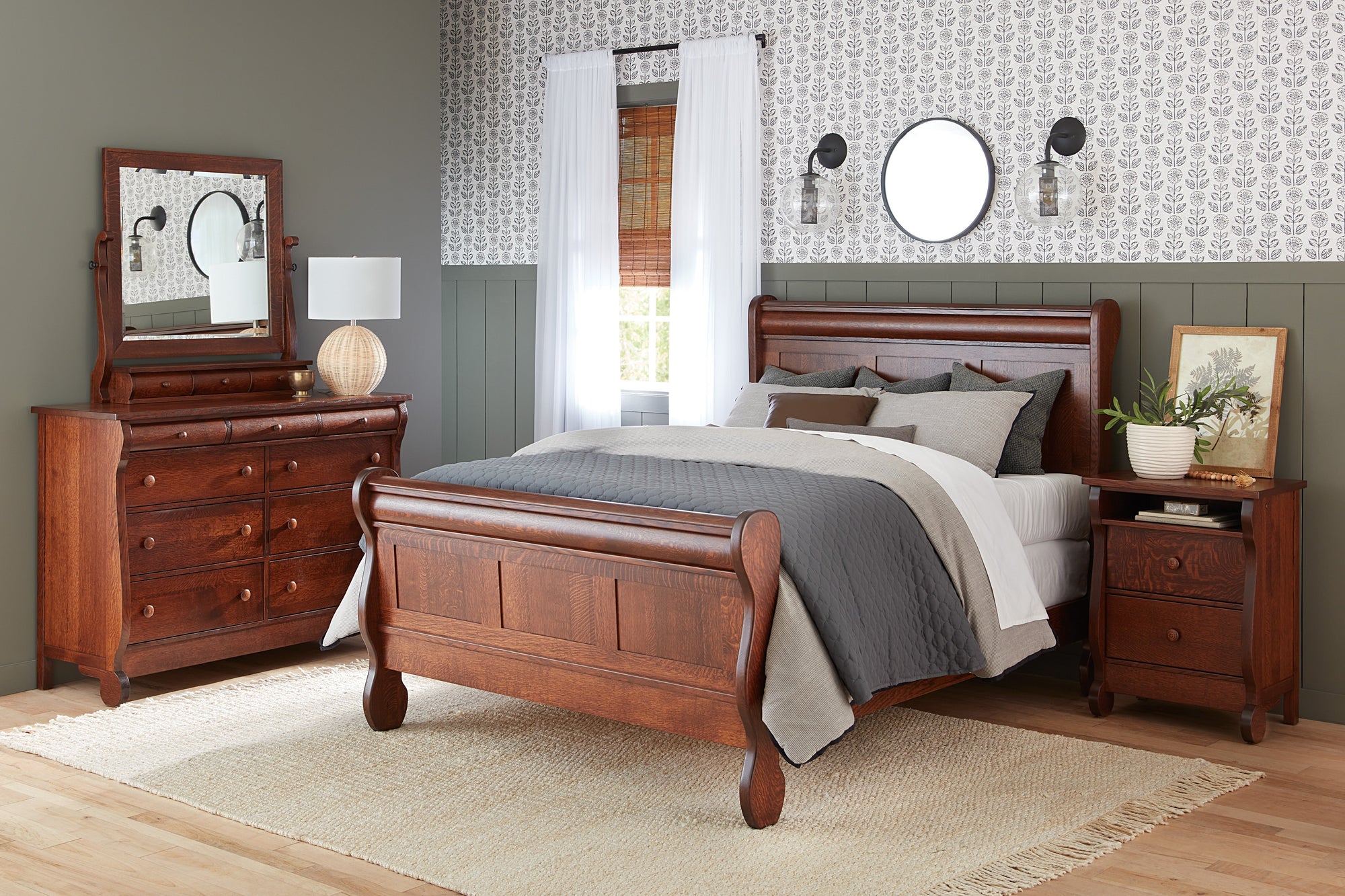 Old Classic Sleigh Bedroom Collection