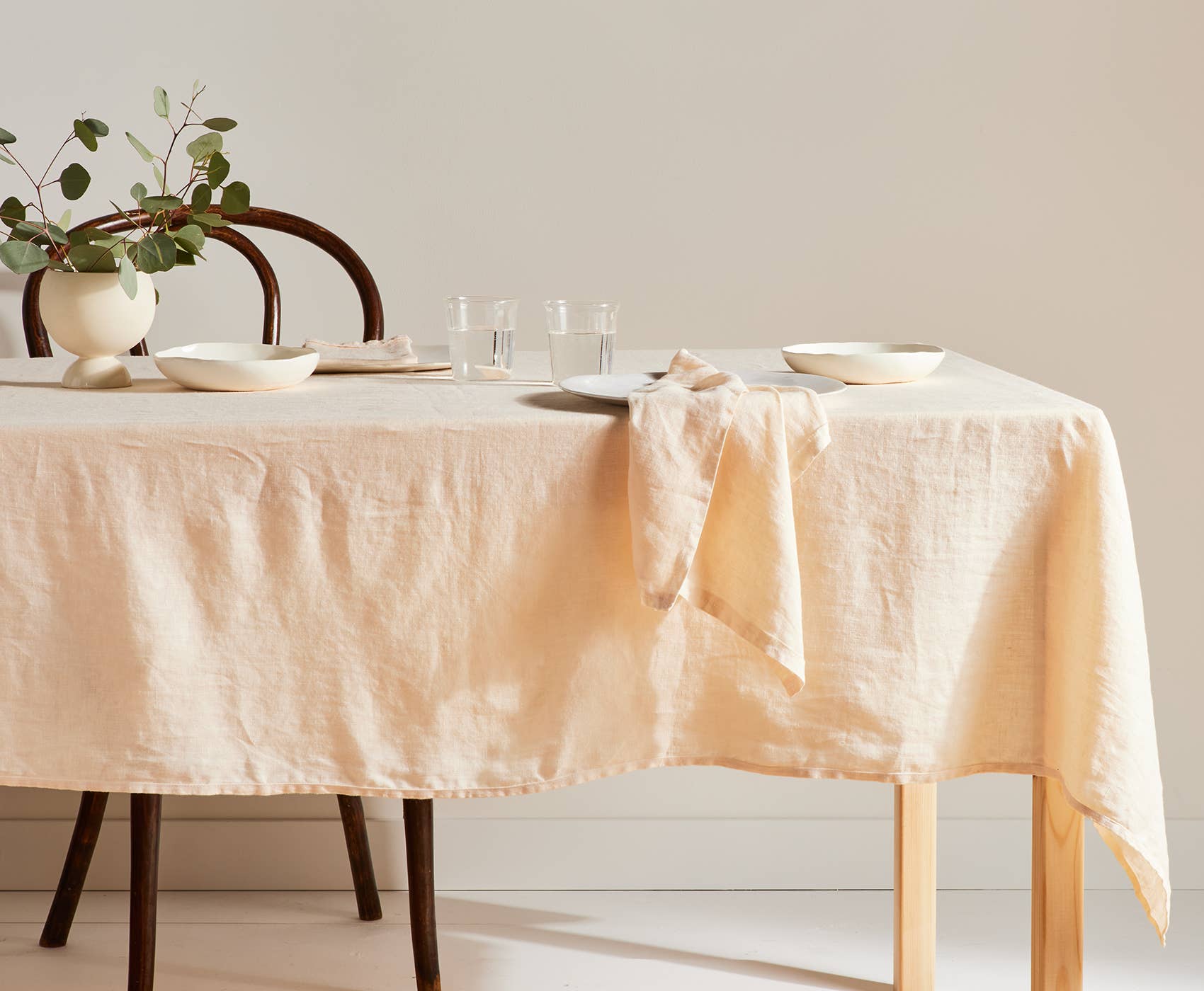 Pair of Anita Linen Napkins - Nude