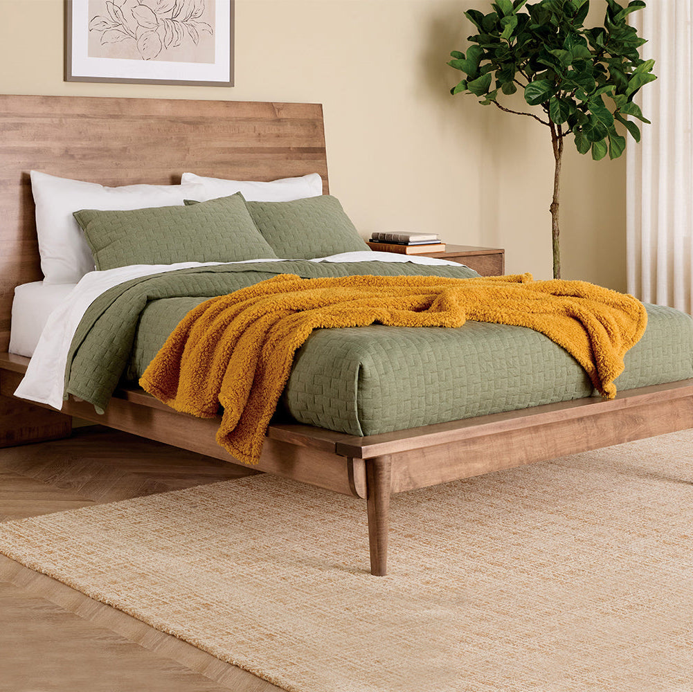 Amish Baymont Bed