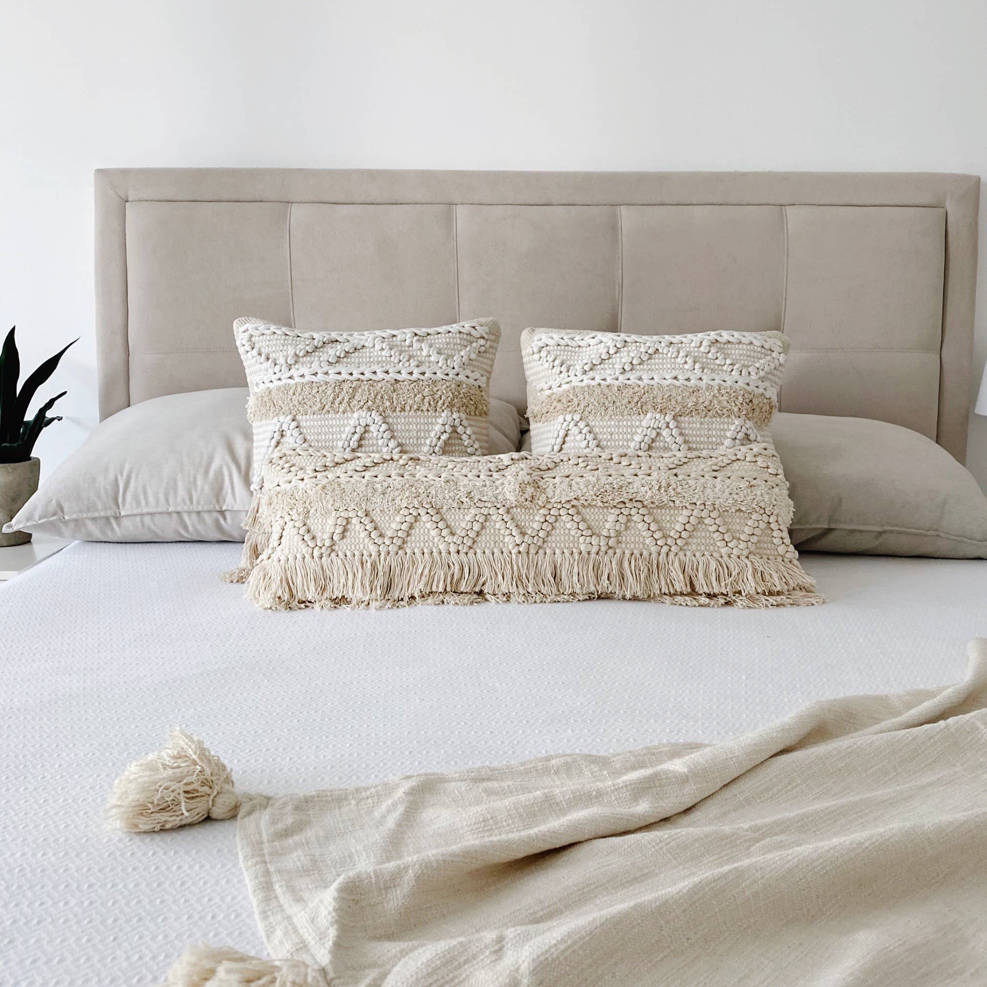 The Amish House Limnos Lumbar Pillow - Thumbnail 3