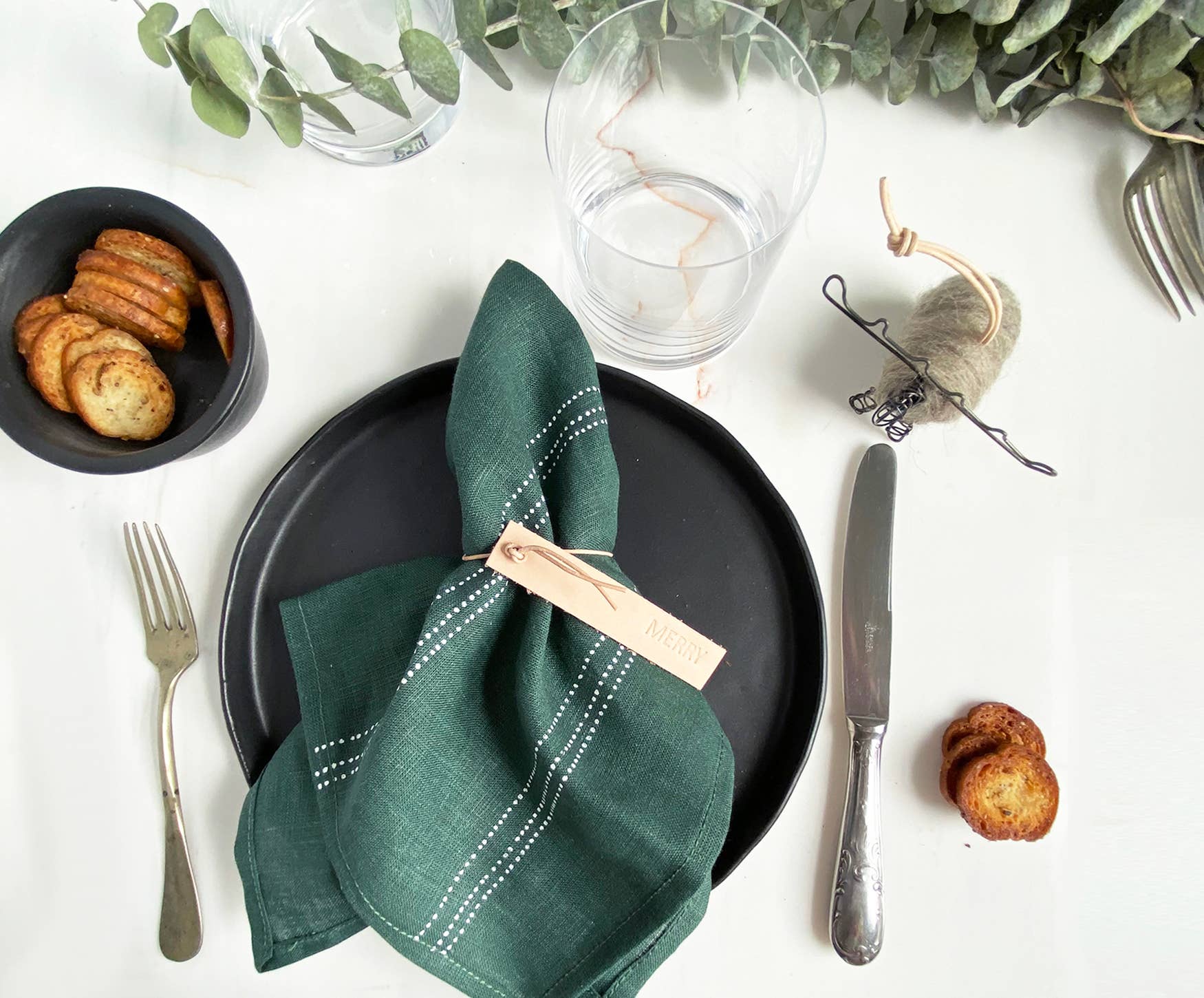 Pair of Linen Napkins - Green Dots