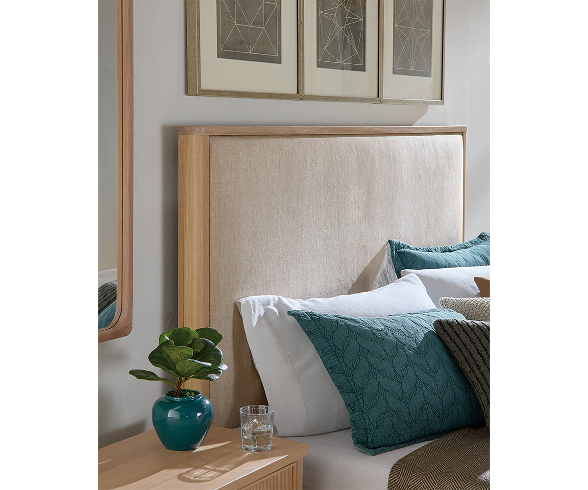 Amish Reseda Fabric Panel Bed