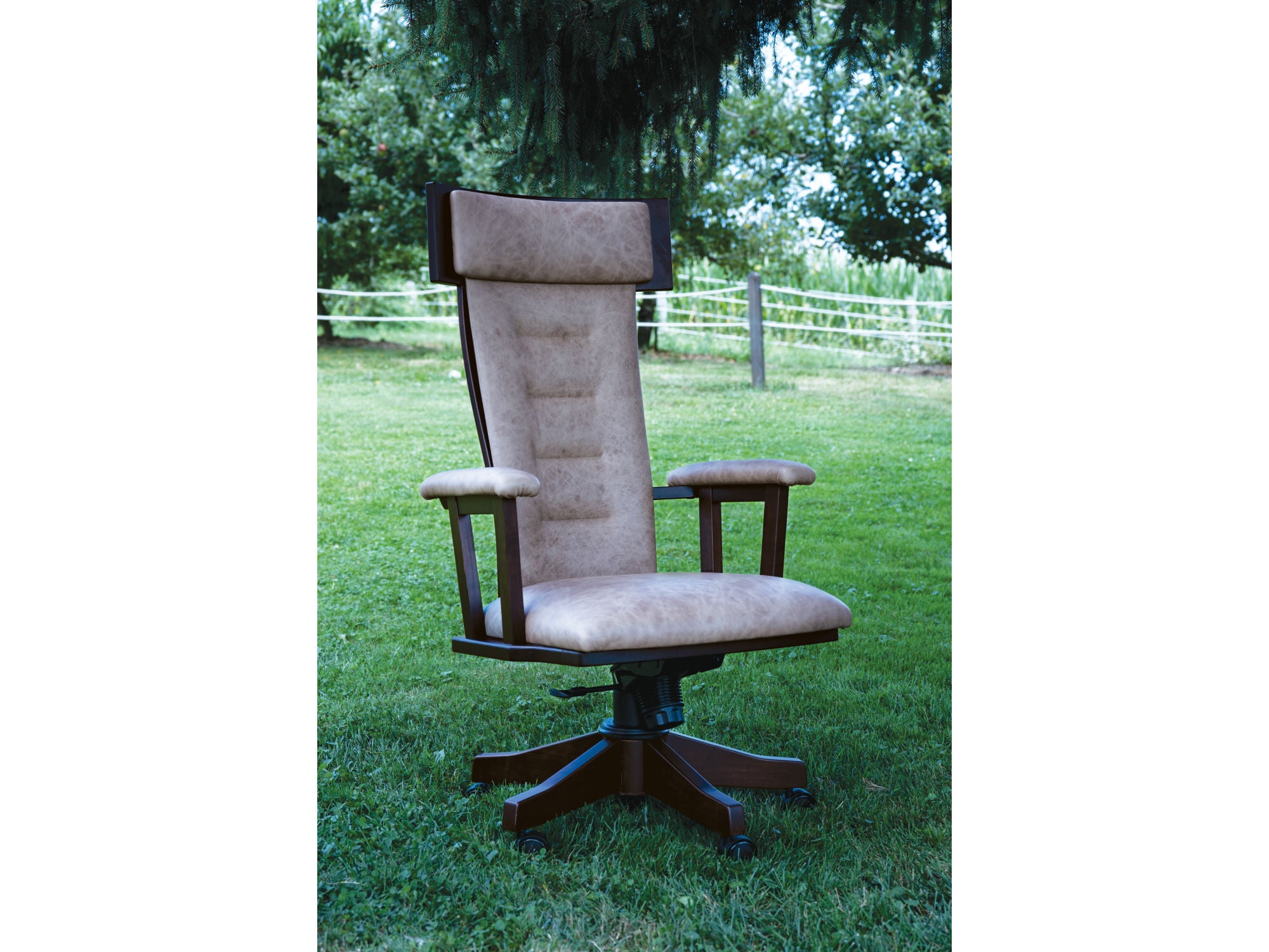 Amish London Arm Desk Chair with Gas Lift